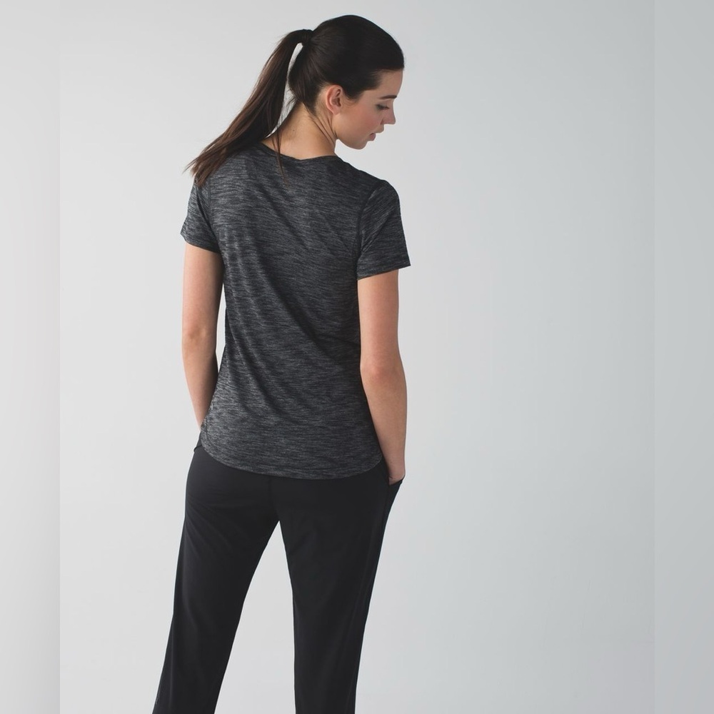Lululemon What The Sport Tee ~ Heathered Black ~ size 6